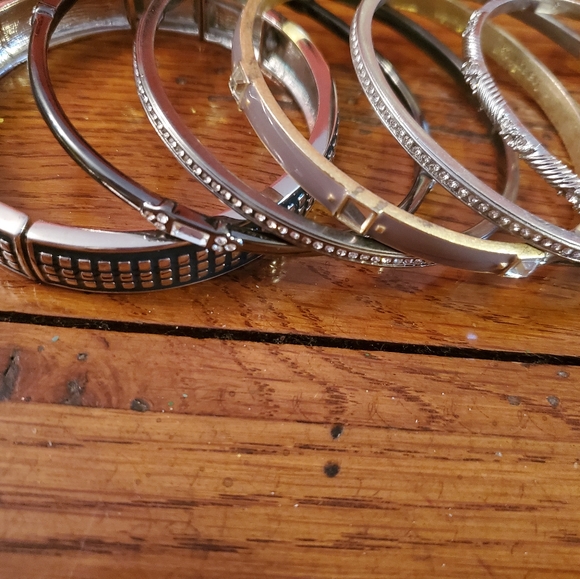 Assorted bangles - Picture 2 of 4